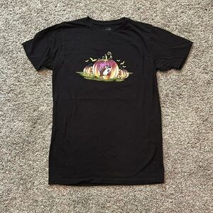 Buc-ee’s Halloween edition T-shirt. Size small.